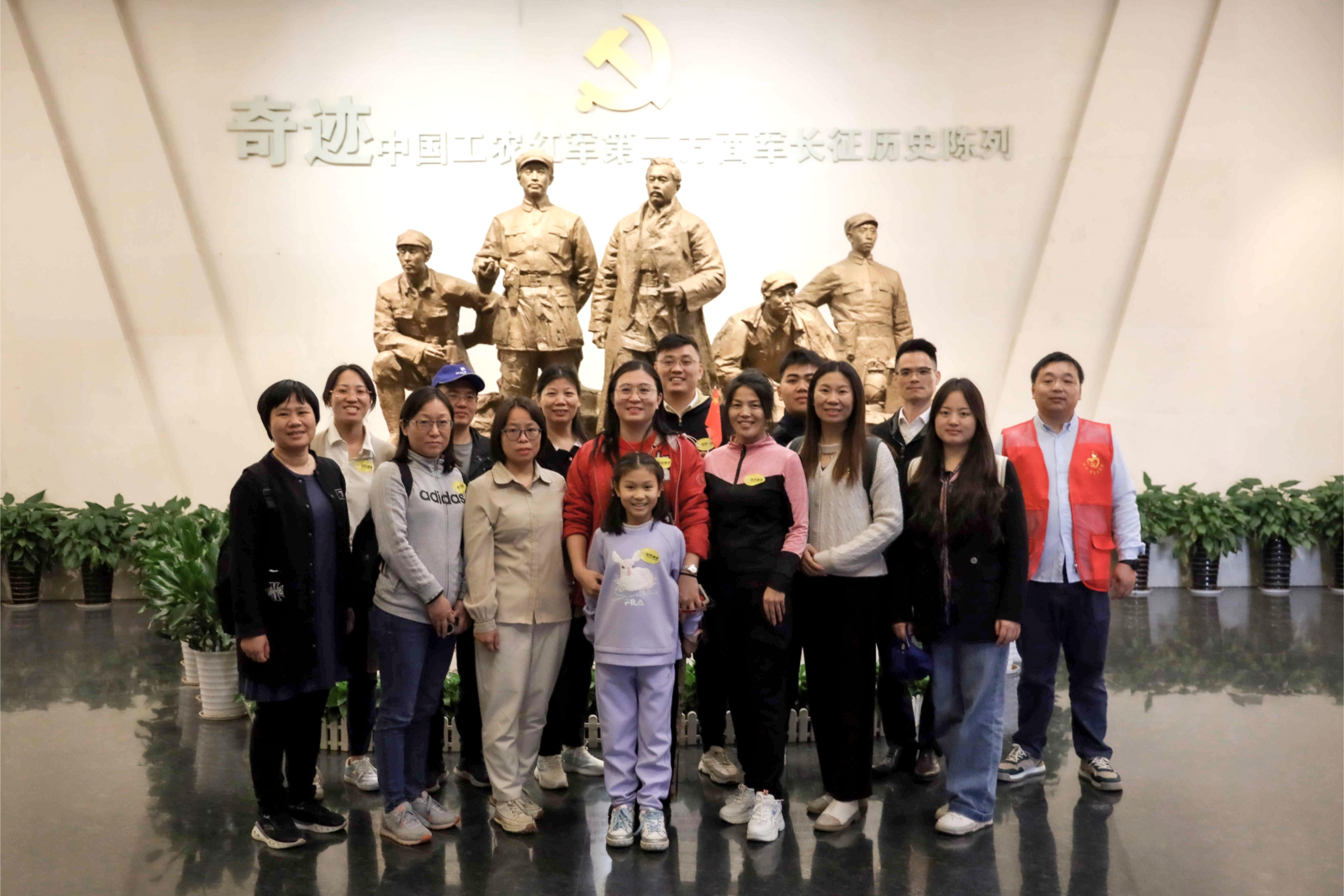 1743909888792293.jpg 1F9A6996(7).jpg